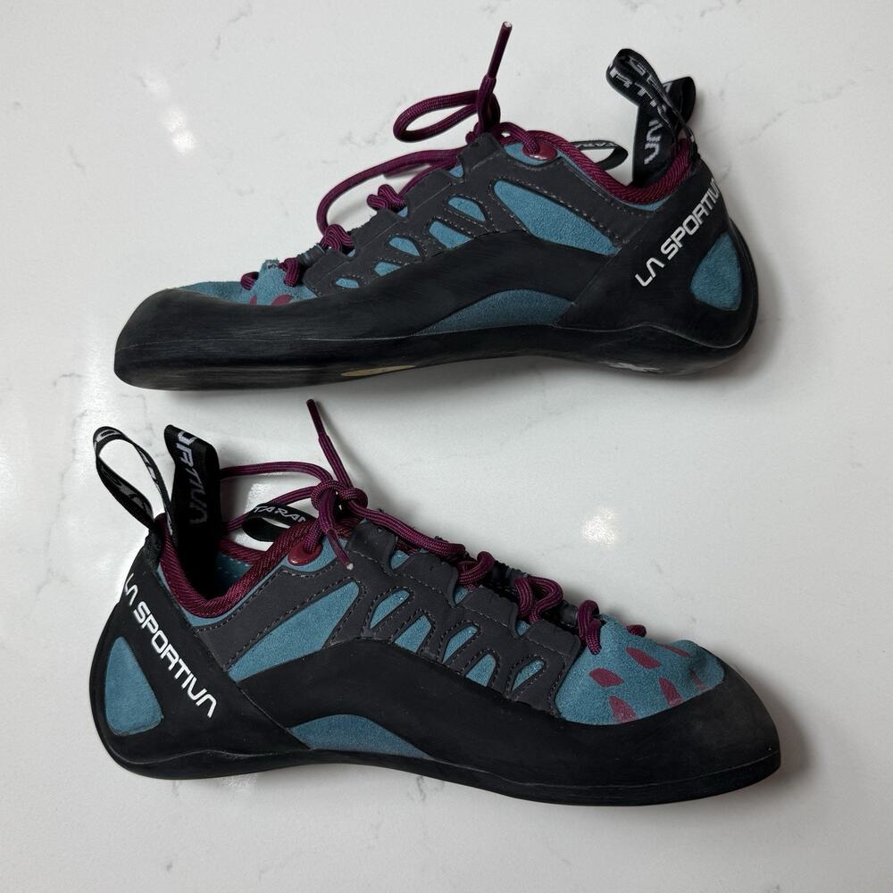 La Sportiva Women’s 7 / Men’s 6 Tarantulace Climbing Shoe Lace Up Topaz Red Plum